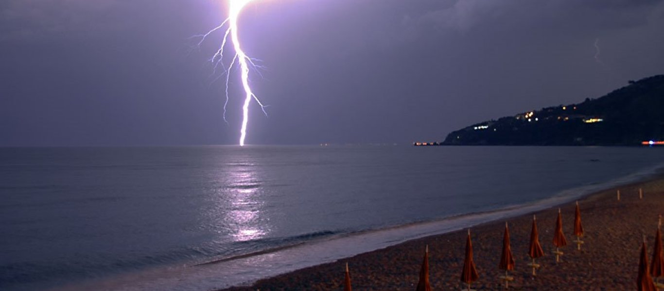 Έρχεται πολύ κακός καιρός: Καταιγίδες, θυελώδεις άνεμοι και χαλαζοπτώσεις – Αναλυτικά