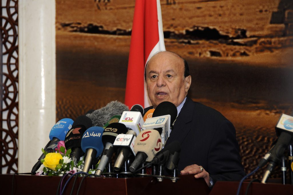 Η Σ.Αραβία κρατά «αιχμάλωτο» τον πρόεδρο της Υεμένης – Επιζητεί την εξόντωση των σιιτών Χούτι