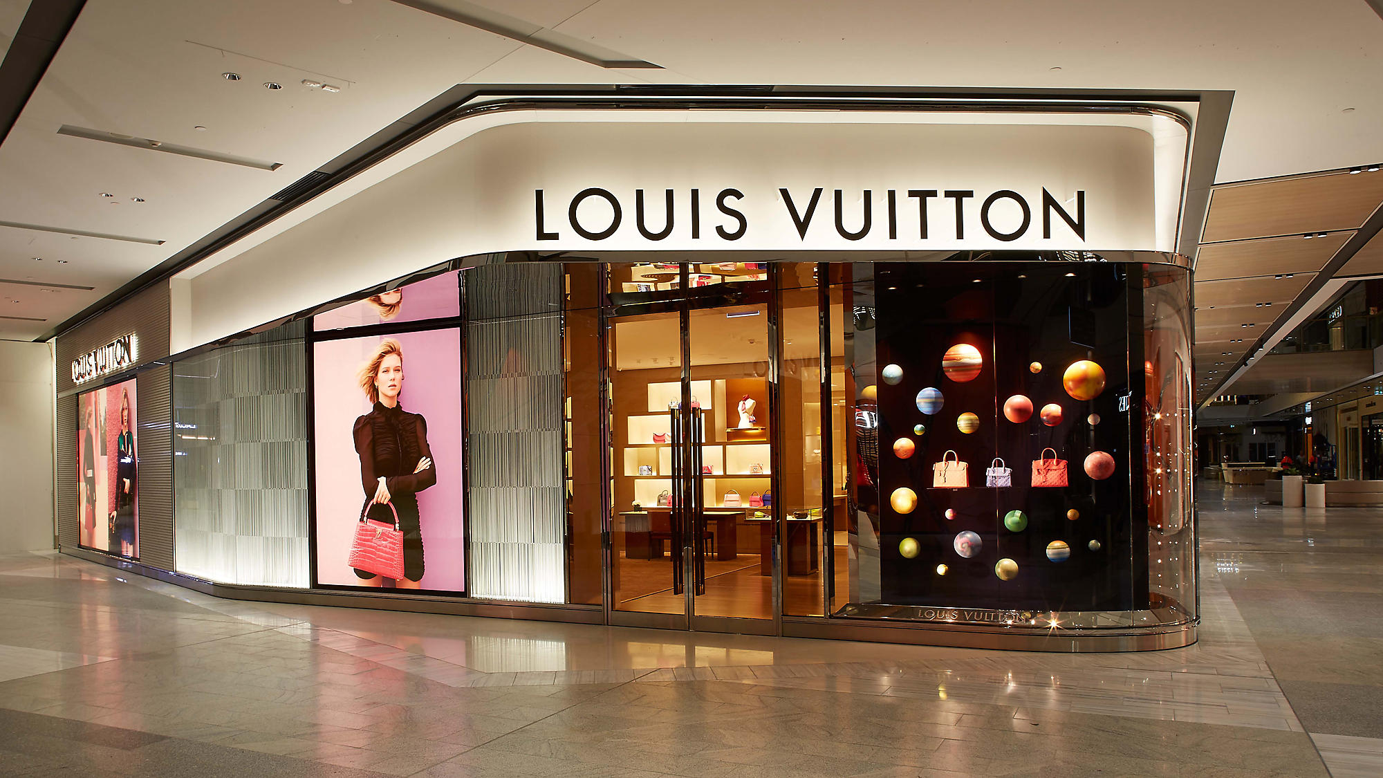 Οι τσάντες Louis Vuitton έγιναν… τουαλέτα (φωτογραφίες και βίντεο)