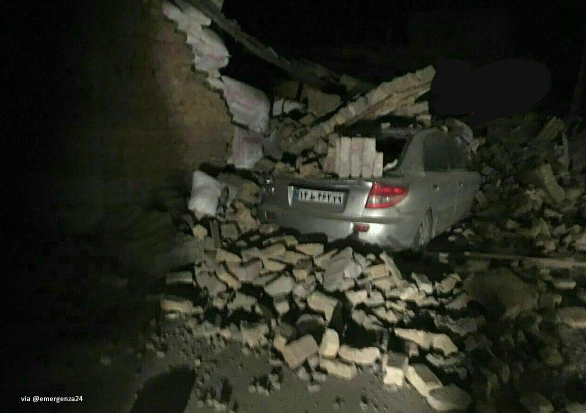Σεισμός στο Ιράν: Στους 415 οι νεκροί από τον φονικό σεισμό
