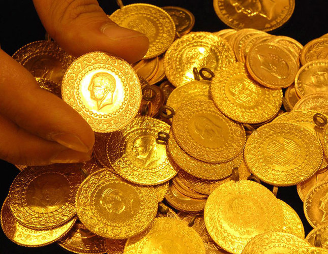 Oι Τούρκοι αγοράζουν χρυσό για να σώσουν τις αποταμιεύσεις τους από τις επιθέσεις της Δύσης