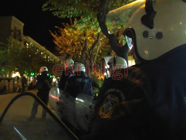 Κρήτη: Μέ έντονο αστυνομικό κλοιό η πορεία για το Πολυτεχνείο (φωτό)