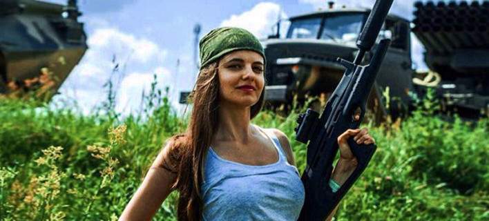 Ροσιγιάνα Μαρκόφσκαγια: Εκρηκτική η νέα 26χρονη εκπρόσωπος του ρωσικού Υπουργείου Άμυνας (φωτό, βίντεο)