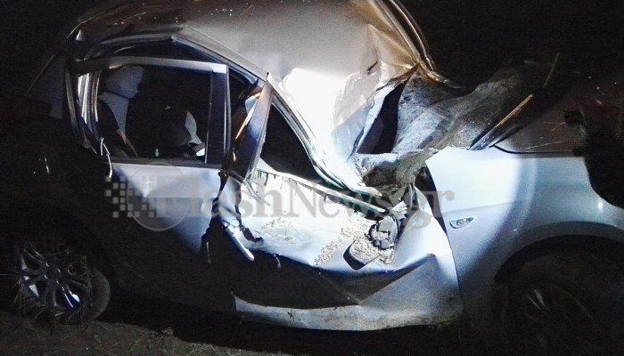 Κρήτη: Τρομακτικό τροχαίο με αυτοκίνητο που καρφώθηκε σε δέντρο (φωτό)