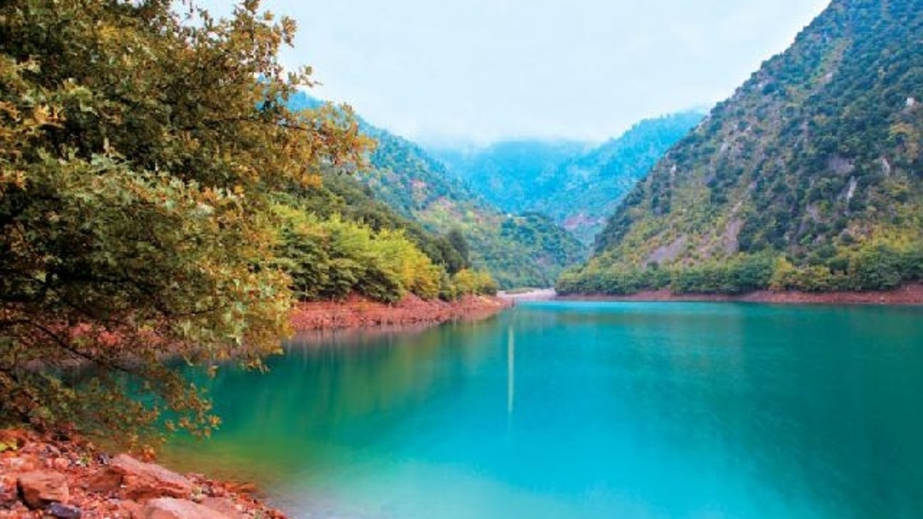 Μαγευτικές λίμνες στη Β. Ελλάδα που πρέπει να επισκεφθείτε (φωτό)