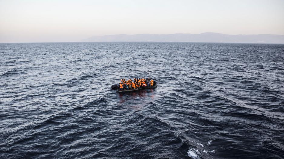 10χρονο προσφυγόπουλο ποδοπατήθηκε από πρόσφυγες-Η μητέρα του αποπειράθηκε να πέσει στη θάλασσα να πνιγεί