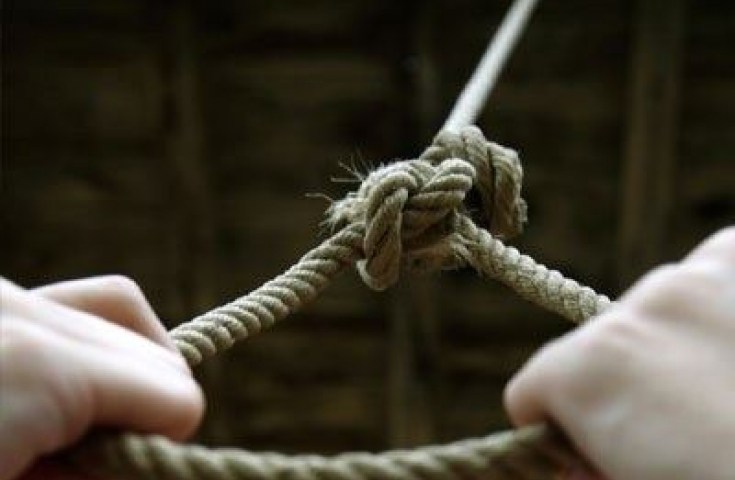 40χρονος άνδρας από την Αλεξάνδρεια κρεμάστηκε με σχοινί στο μπαλκόνι του σπιτιού του