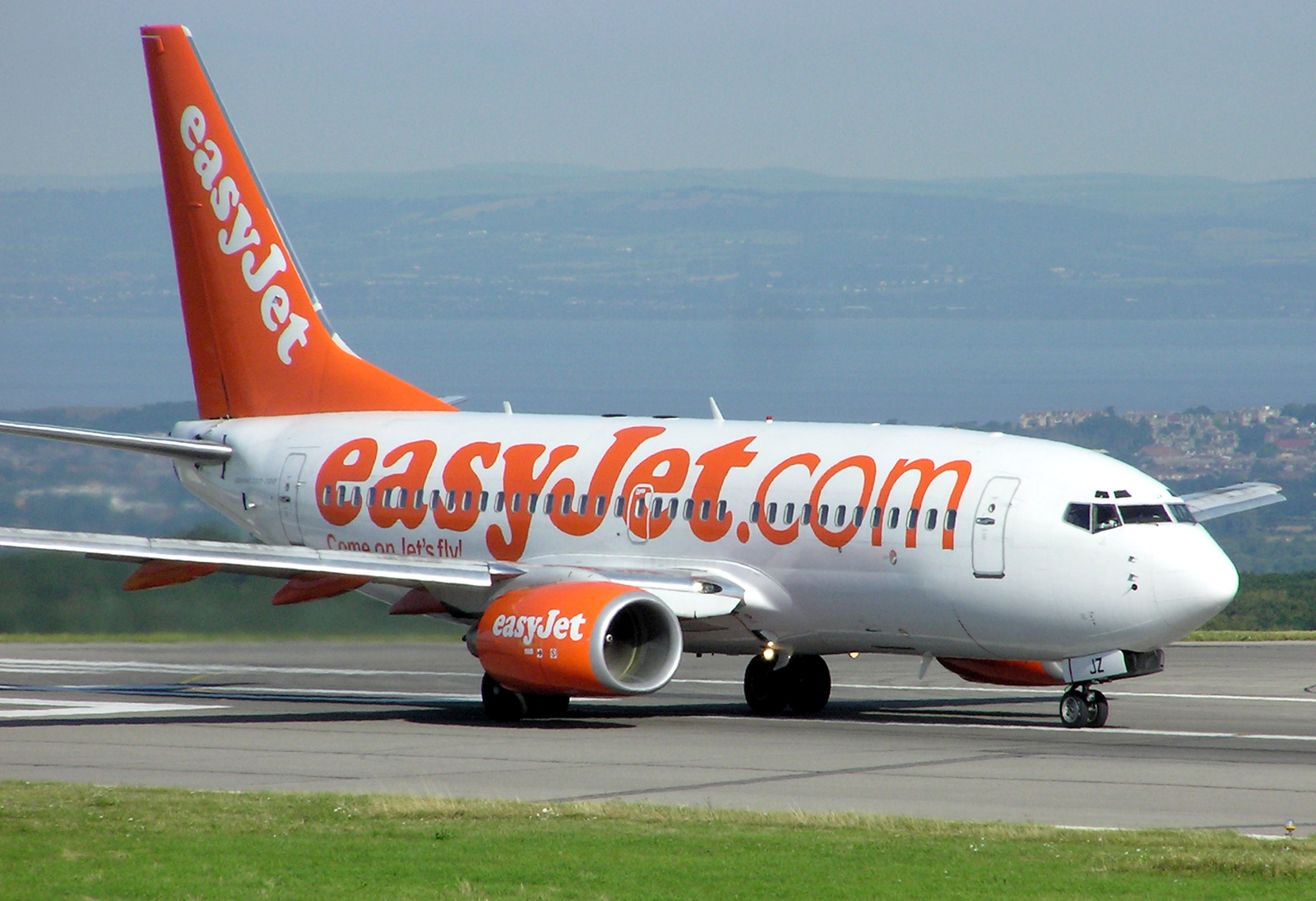 Η EasyJet θα πραγματοποιεί τις πτήσεις της από Αθήνα και Καβάλα