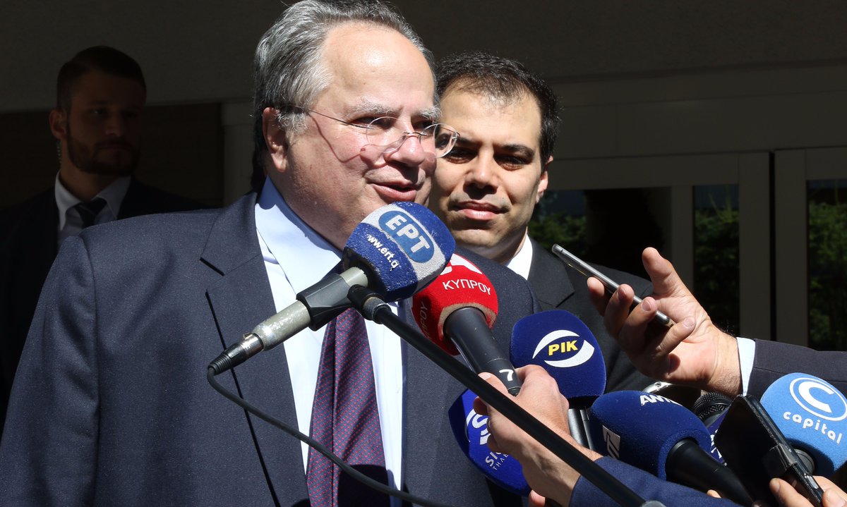 Ν. Κοτζιάς: «Είναι ανόητο πολιτευτές της αντιπολίτευσης να απαιτούν να πούμε δημόσια τις θέσεις των διαπραγματεύσεων»
