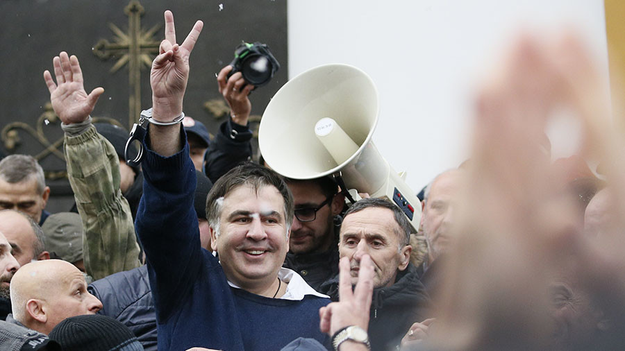 Ουκρανία: Οπαδοί του πρώην Προέδρου της Γεωργίας τον ελευθέρωσαν από την αστυνομία! (φωτό, βίντεο) (upd)