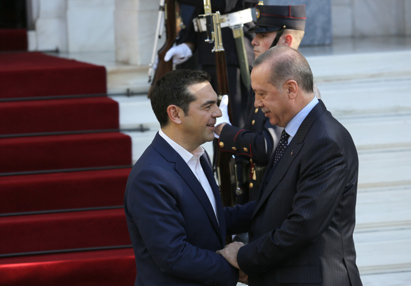Πρωτοσέλιδο στα διεθνή ΜΜΕ η επίσκεψη του Ρ.Τ. Ερντογάν στην Ελλάδα και η αναθεωρητική πολιτική του (φωτό)