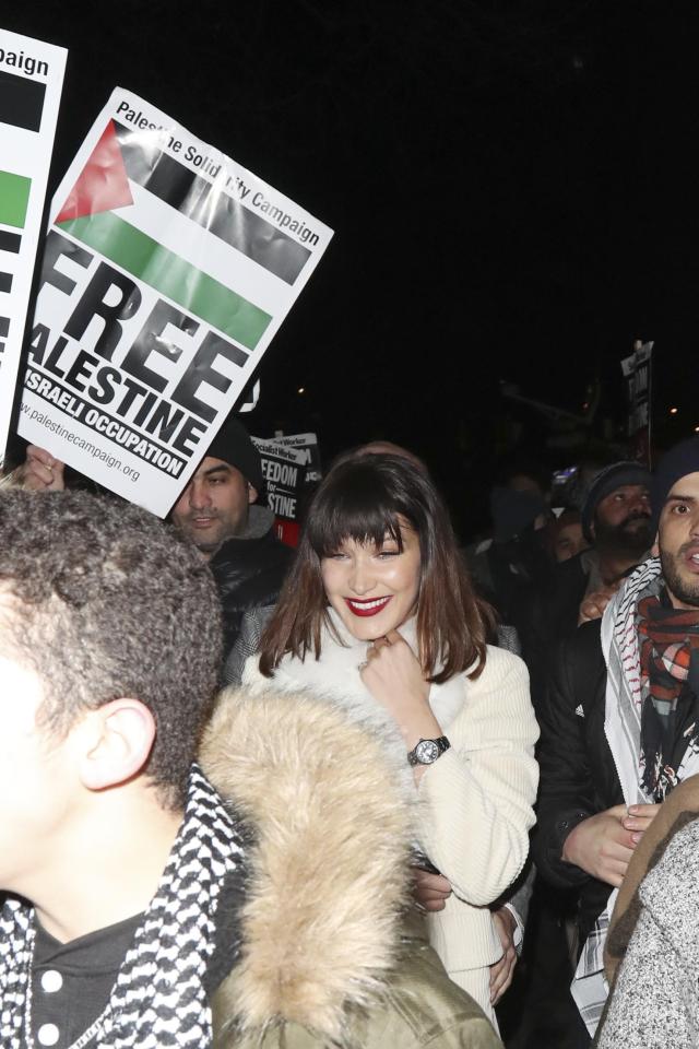 Η Μπέλα Χαντίντ βρέθηκε σε διαδήλωση για την αναγνώριση της Ιερουσαλήμ ως πρωτεύουσα του Ισραήλ (φωτό)