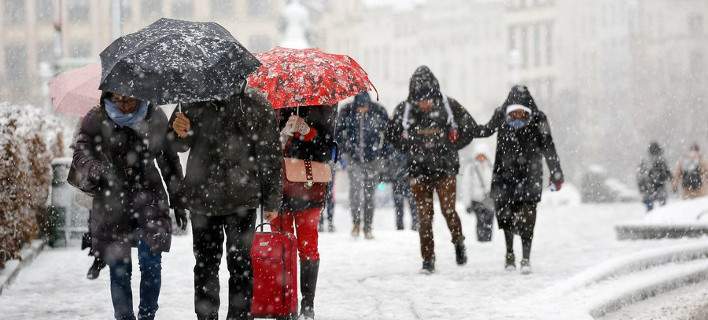 Σε κατάσταση κόκκινου συναγερμού τέθηκε η Ολλανδία σήμερα εξαιτίας σφοδρών χιονοπτώσεων και παγετού