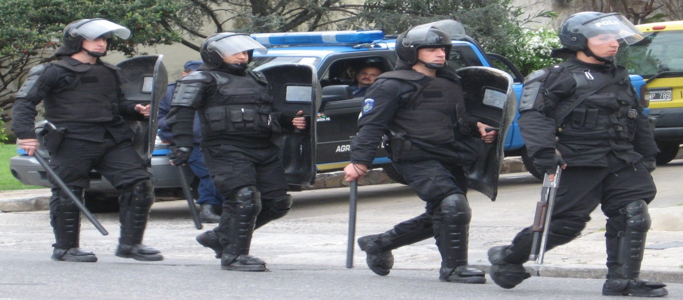 ΣΟΚ στην Αργεντινή: Αστυνομικοί «γάζωσαν» ποδοσφαιριστές με πλαστικές σφαίρες (φωτό,βίντεο)
