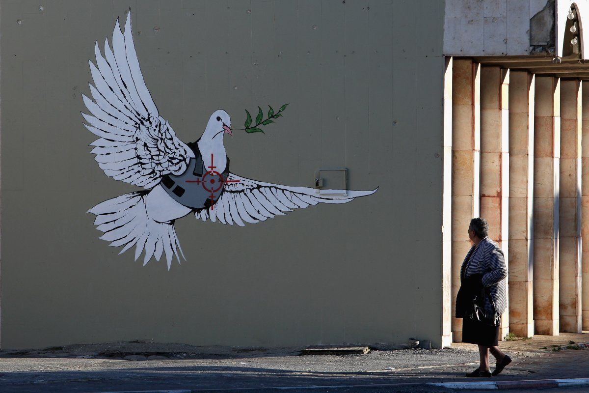 Ο Banksy επέστρεψε στην Βηθλέεμ για νέα έργα!
