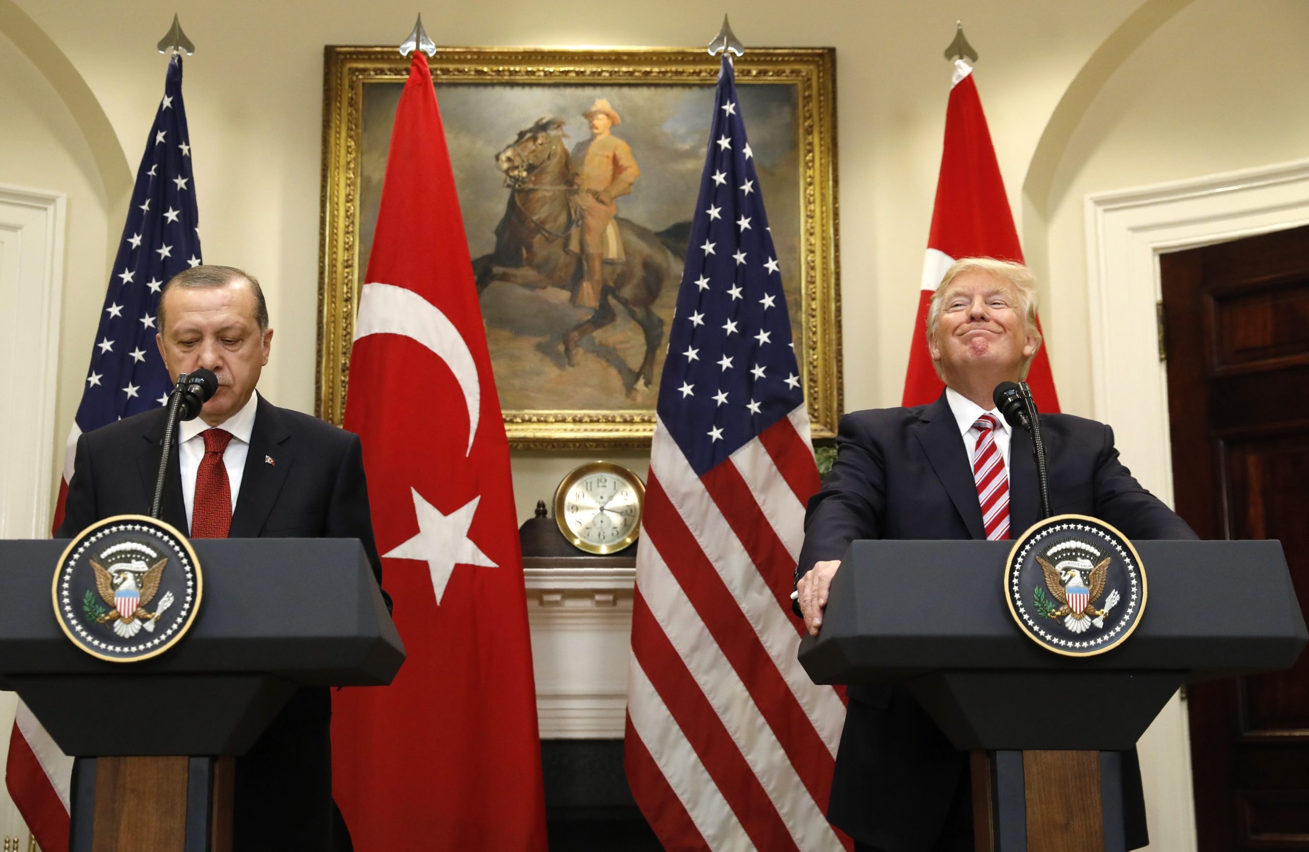 Απασφάλισε η Τουρκία κατά των ΗΠΑ: «Εσείς υποστηρίζετε τρομοκράτες όχι εμείς»