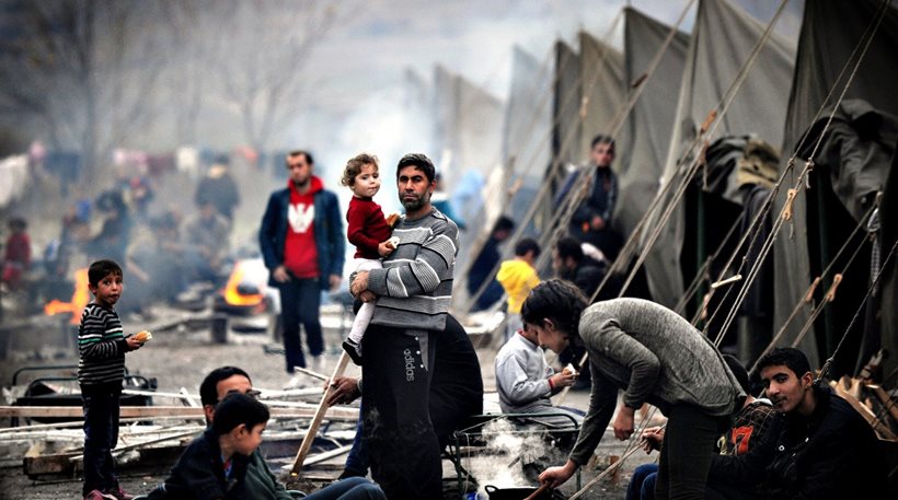 Tageszeitung: «Γερμανική αδιαφορία για την Ελλάδα στο προσφυγικό»
