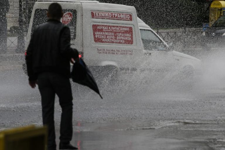 Έκτακτο δελτίο επιδείνωσης καιρού από την ΕΜΥ: Ισχυρές βροχές και καταιγίδες το ΣΚ (φωτό)