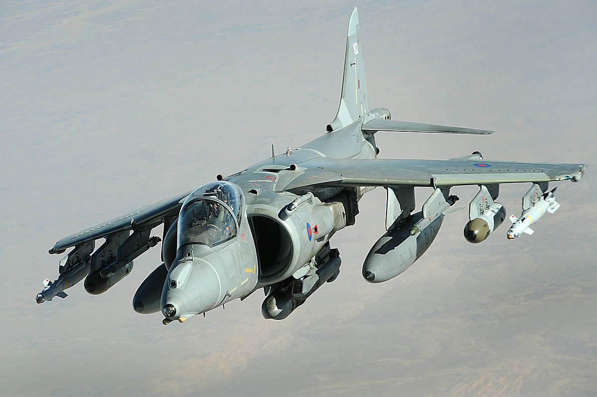 Όταν το Harrier έδειχνε τις ικανότητές του στο βρετανικό κοινό (βίντεο)
