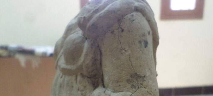 Ακέφαλο άγαλμα έφεραν στο φως μέλη της αιγυπτοελβετικής αρχαιολογικής αποστολής στην Αίγυπτο (φωτό)