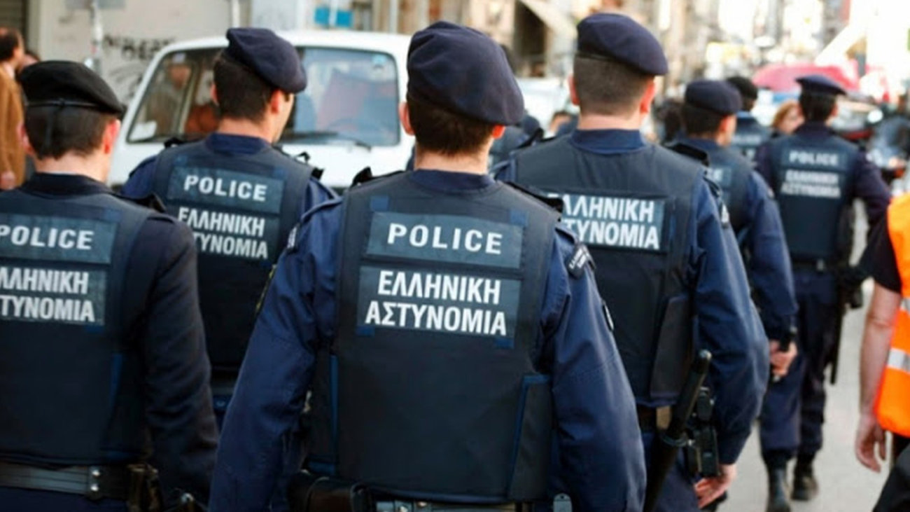 Άνδρας στην Κρήτη εισέβαλε σε αστυνομικό τμήμα και περιέλουσε βενζίνη τους αστυνομικούς