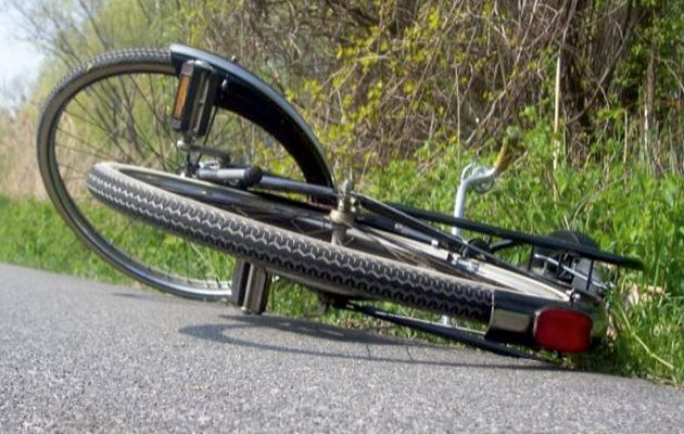 Αγρίνιο: Τρις δράστες έκλεψαν 25χρονο ποδηλάτη στο δρόμο