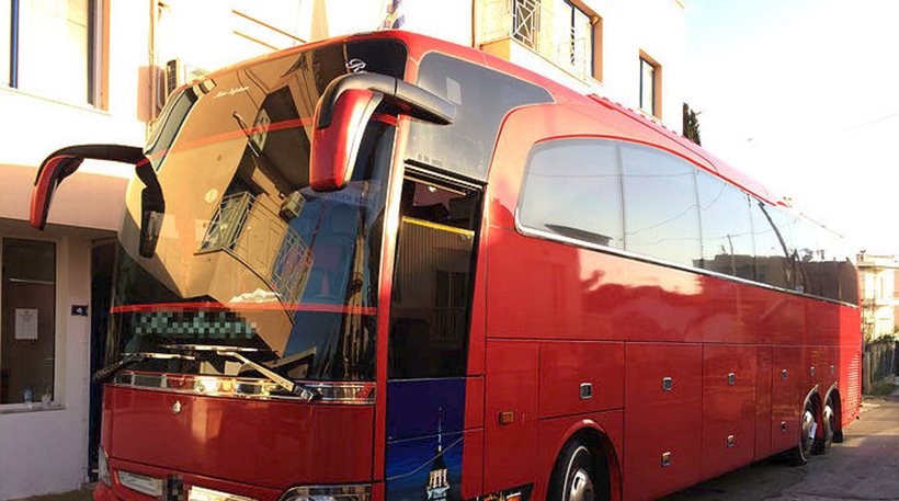 Ροδόπη: Τούρκοι διακινητές έκρυβαν σε κρύπτη λεωφορείου 6 παράνομους μετανάστες