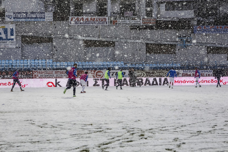 Ο ΠΑΟ έχασε 4-1 από τη Λαμία σε αγωνιστικό χώρο γεμάτο χιόνια! (φωτό)
