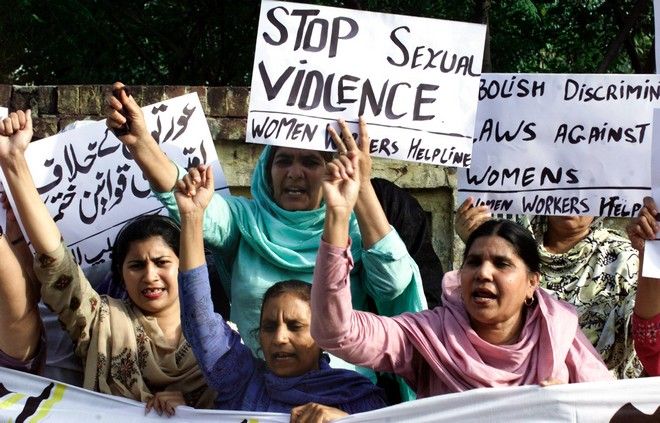 Κτηνωδία στο Πακιστάν: Βίασαν ομαδικά κοπέλα που τόλμησε να παντρευτεί τον άντρα που ήθελε!