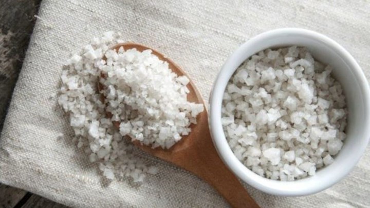 6 πράγματα που μπορείτε να καθαρίσετε με αλάτι
