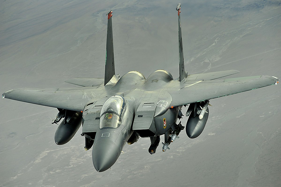 Su-34 και F-15E: Τα δύο καλύτερα υποστρατηγικά βομβαρδιστικά στον κόσμο  (βίντεο)