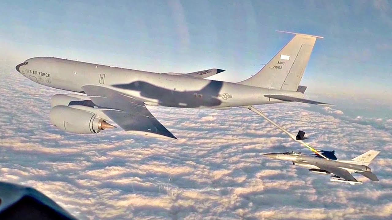 Βίντεο: Εναέριος ανεφοδιασμός F-16 Falcon των ΗΠΑ στους ουρανούς της Νοτίου Κορέας