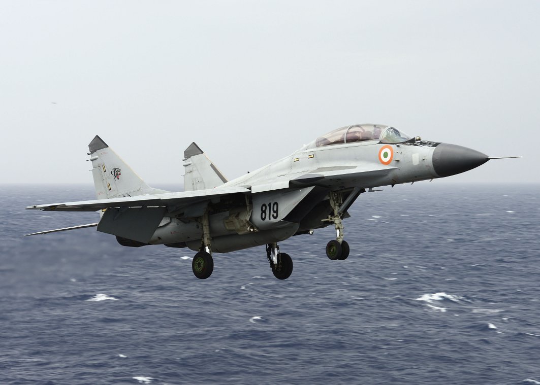 Καταστράφηκε MiG-29 του ινδικού Ναυτικού μετά από ματαίωση απογείωσης (βίντεο)