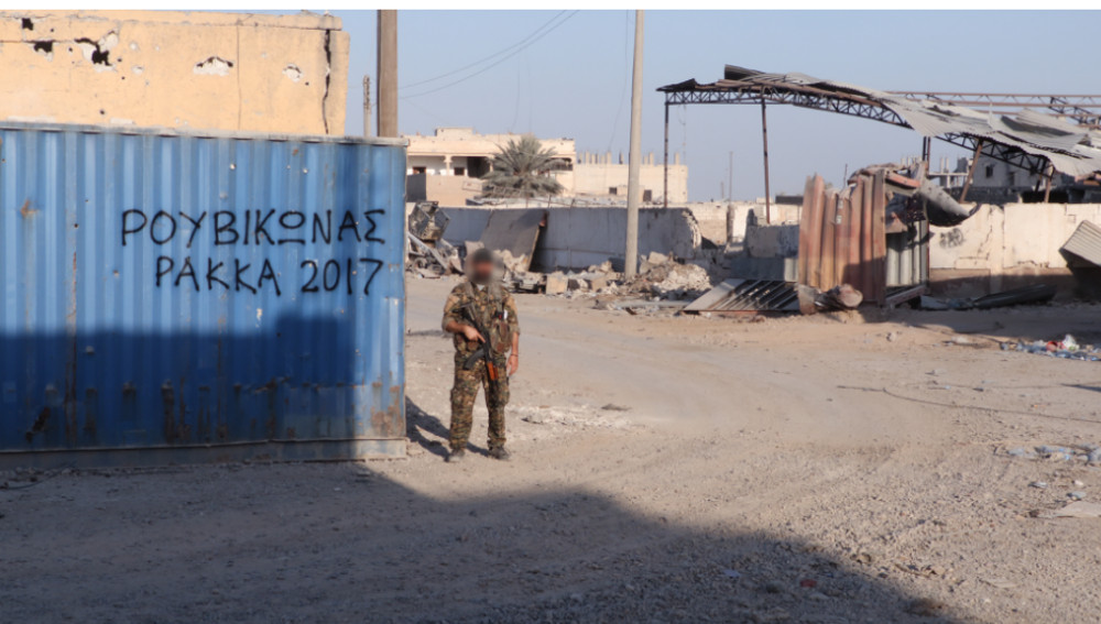 Επέστρεψε από την Ράκκα της Συρίας μέλος του «Ρουβίκωνα» – Πολεμούσε στο πλευρό των Κούρδων (φωτό)