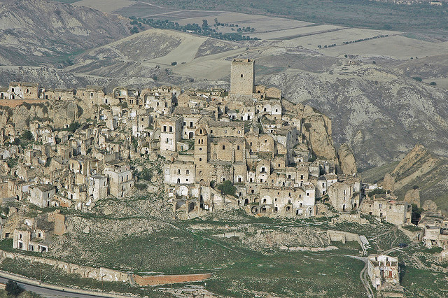 Perierga.gr - Craco, μια πόλη φάντασμα!