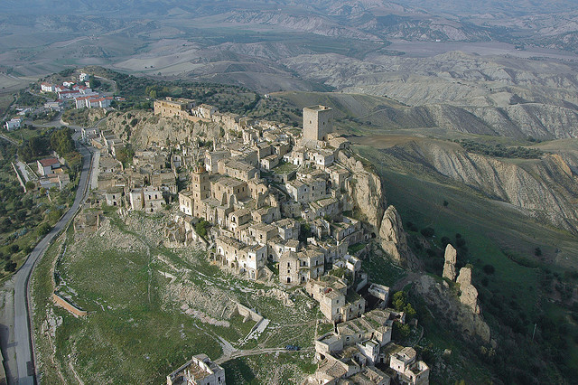 Perierga.gr - Craco, μια πόλη φάντασμα!