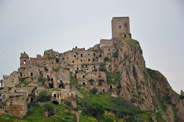 Perierga.gr - Craco, μια πόλη φάντασμα!