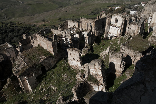 Perierga.gr - Craco, μια πόλη φάντασμα!