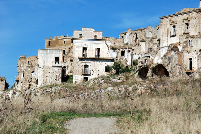 Perierga.gr - Craco, μια πόλη φάντασμα!