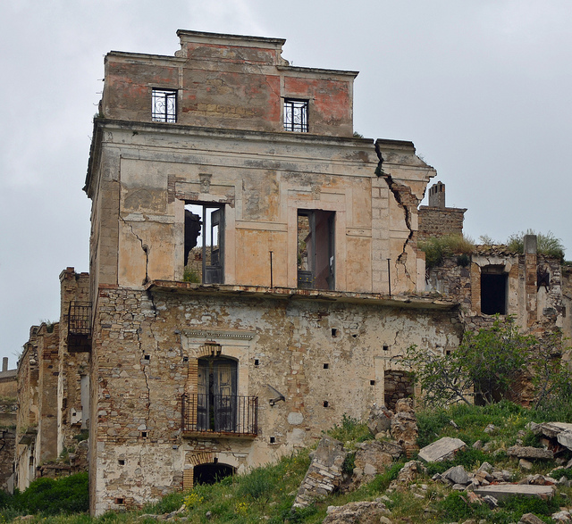 Perierga.gr - Craco, μια πόλη φάντασμα!