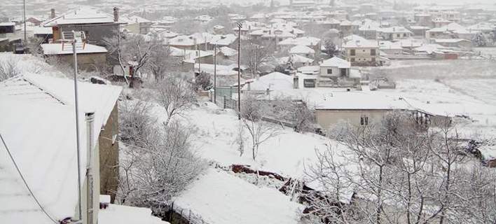 Στα λευκά ντύθηκε η δυτική Μακεδονία από τη χιονόπτωση- Xωρίς σοβαρά προβλήματα η κίνηση των αυτοκινήτων (φωτό)