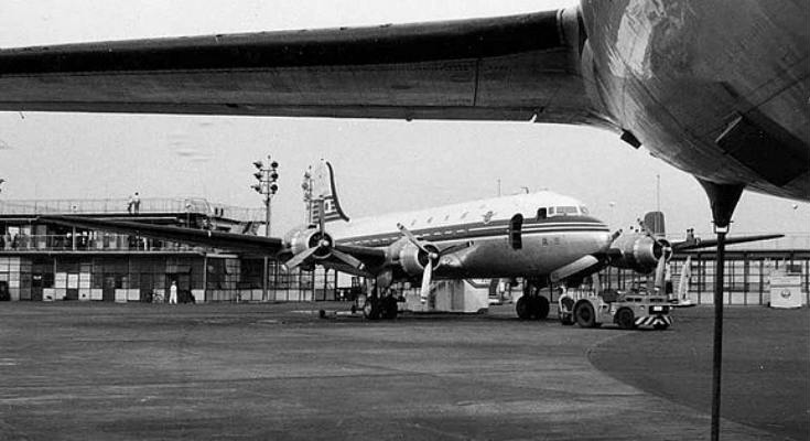 Haneda Airport, όπως αποτυπώθηκε στο φακό του Rodney Stich το 1954