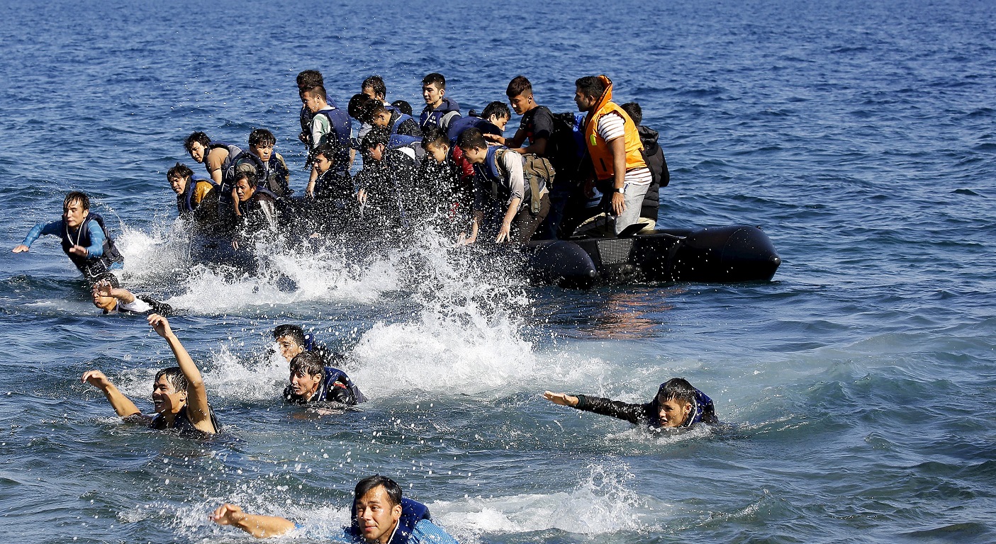 47 παράνομους μετανάστες μετέφερε σκάφος της FRONTEX στη Σάμο