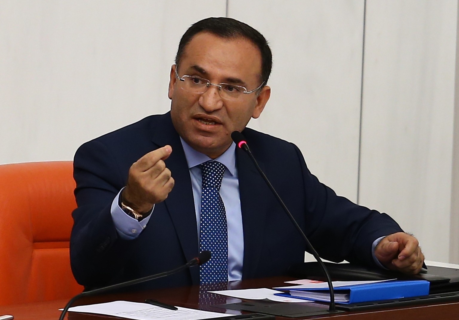 Τούρκος αντιπρόεδρος: «Περιμένουμε να έρθουν σύντομα οι 8 Τούρκοι πραξικοπηματίες από την Ελλάδα»