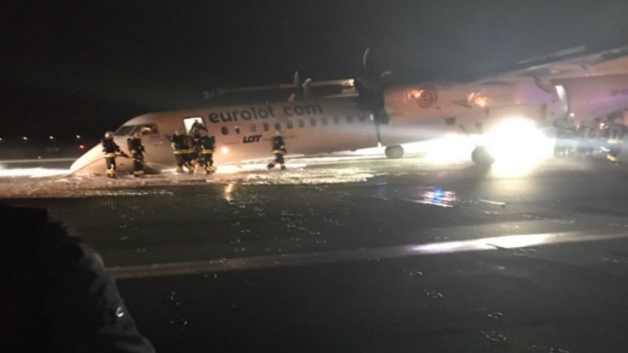 Βαρσοβία: Αεροσκάφος της LoT προσγειώθηκε με την κοιλιά