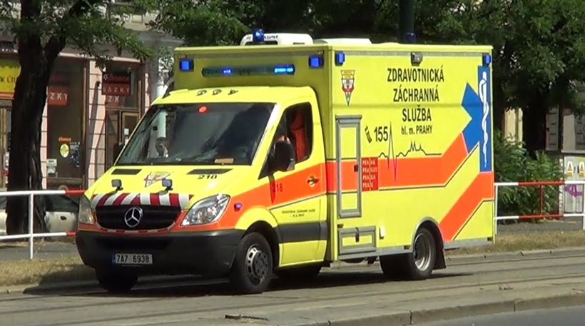 Τσεχία: 3 άνθρωποι σκοτώθηκαν και 30 τραυματίστηκαν από σύγκρουση λεωφορείου με αυτοκίνητο