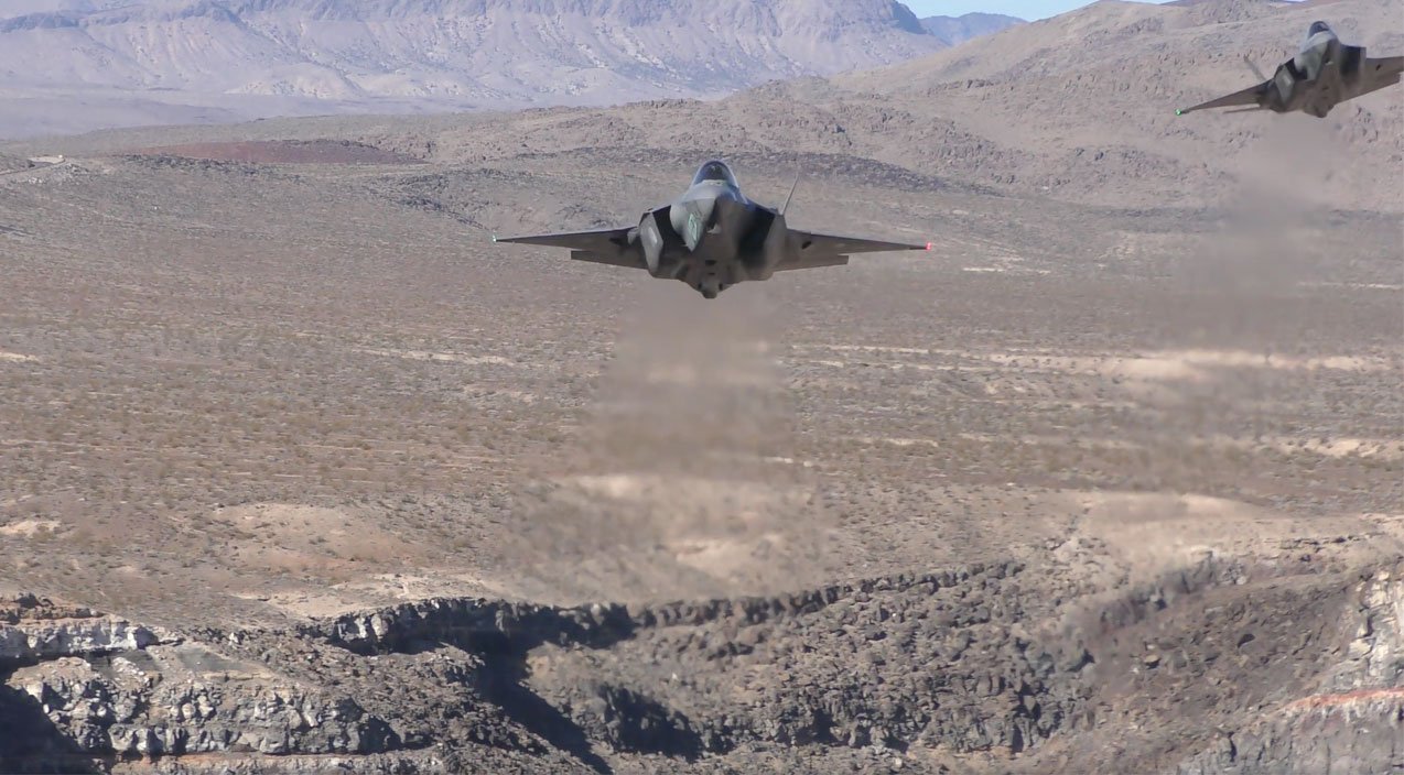 F-35A σε πτήση πάνω από την έρημο Μοχάβε (βίντεο)