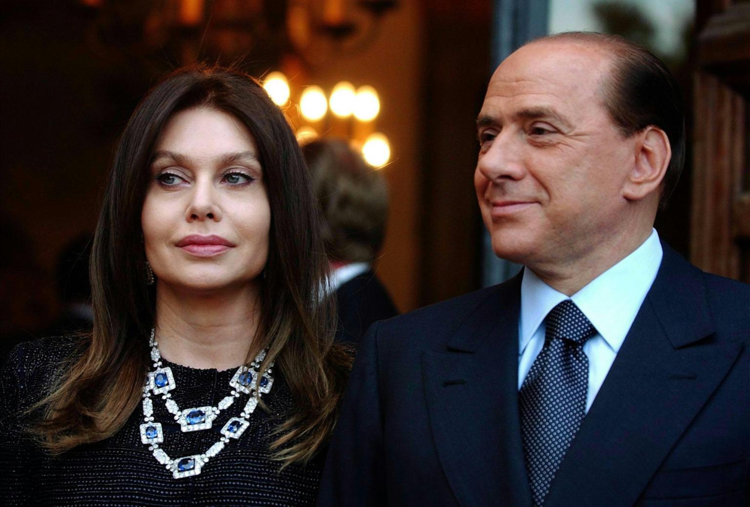 Ιταλία:  Η πρώην σύζυγος του Σ. Μπερλουσκόνι θα προσφύγει σε δικαστήριο γιατί της έκοψαν την διατροφή