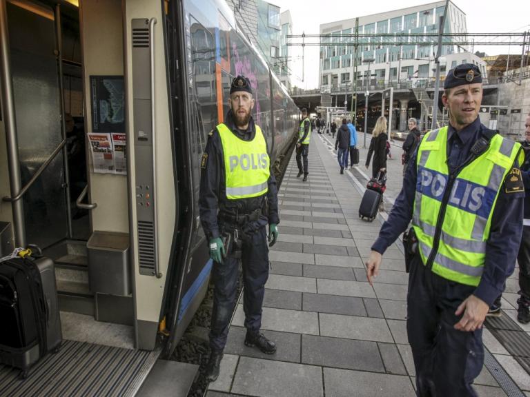 Επίθεση με χειροβομβίδα σημειώθηκε σε αστυνομικό τμήμα του Μάλμε, στη Σουηδία