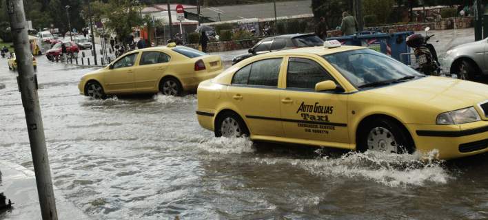 Καιρός: Βροχές, σποραδικές καταιγίδες και ισχυροί άνεμοι